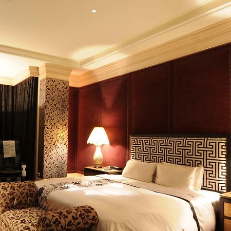 Sunshine Motel Taichung Extérieur photo