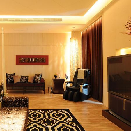 Sunshine Motel Taichung Extérieur photo