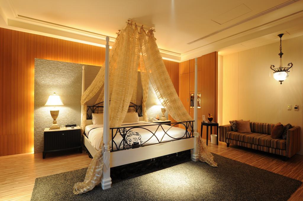 Sunshine Motel Taichung Extérieur photo