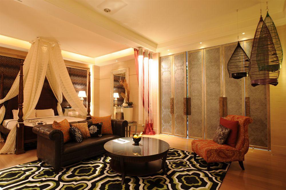 Sunshine Motel Taichung Extérieur photo