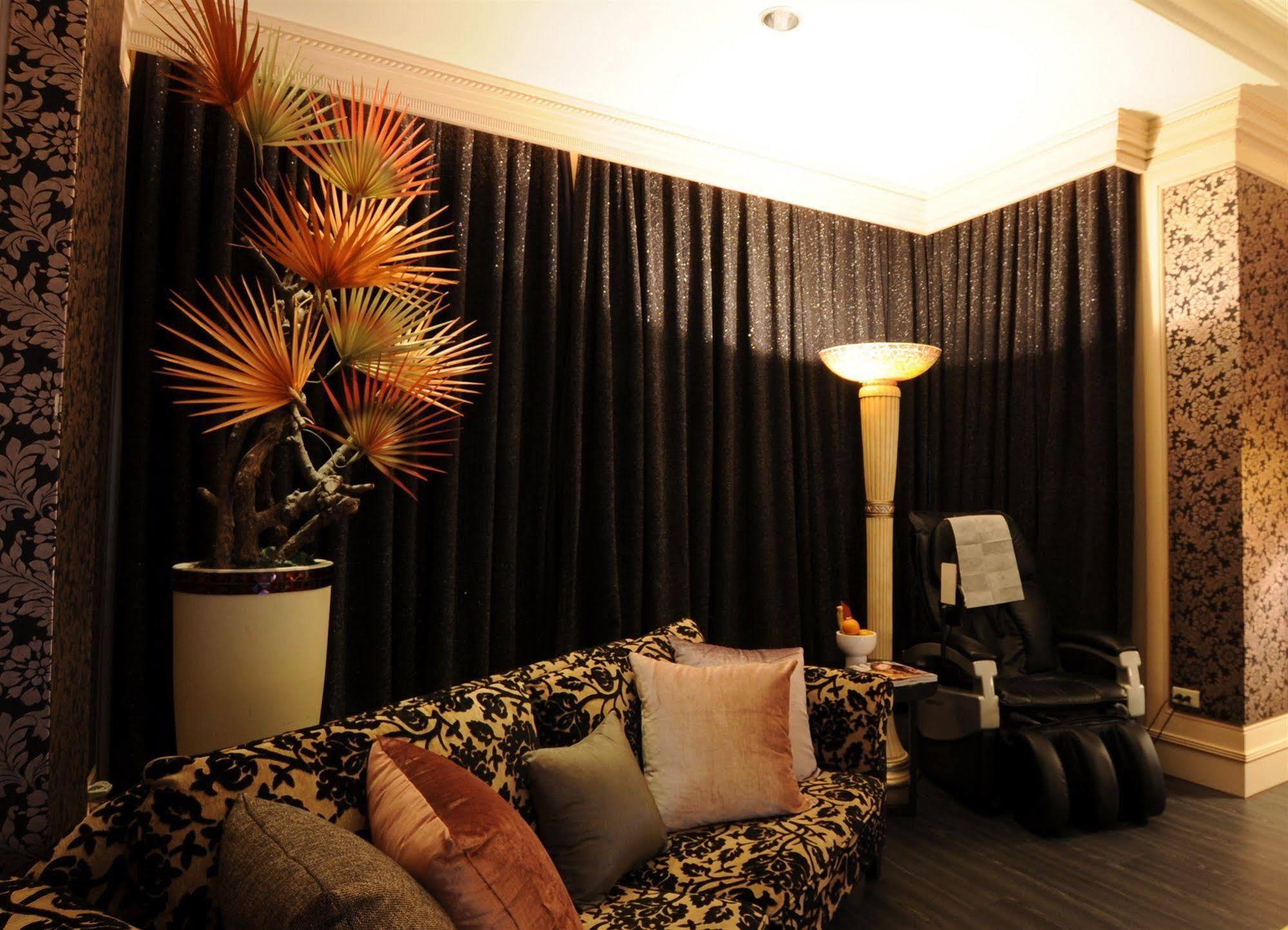Sunshine Motel Taichung Extérieur photo