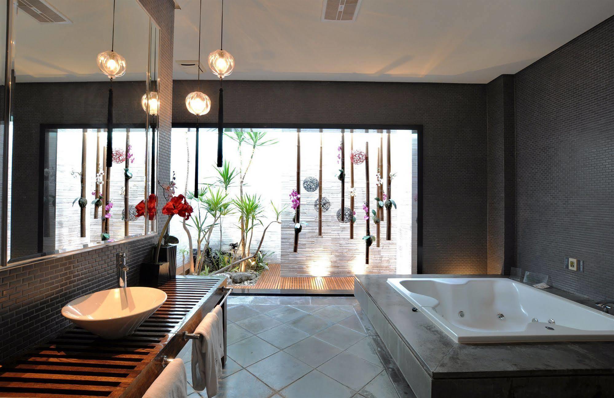 Sunshine Motel Taichung Extérieur photo