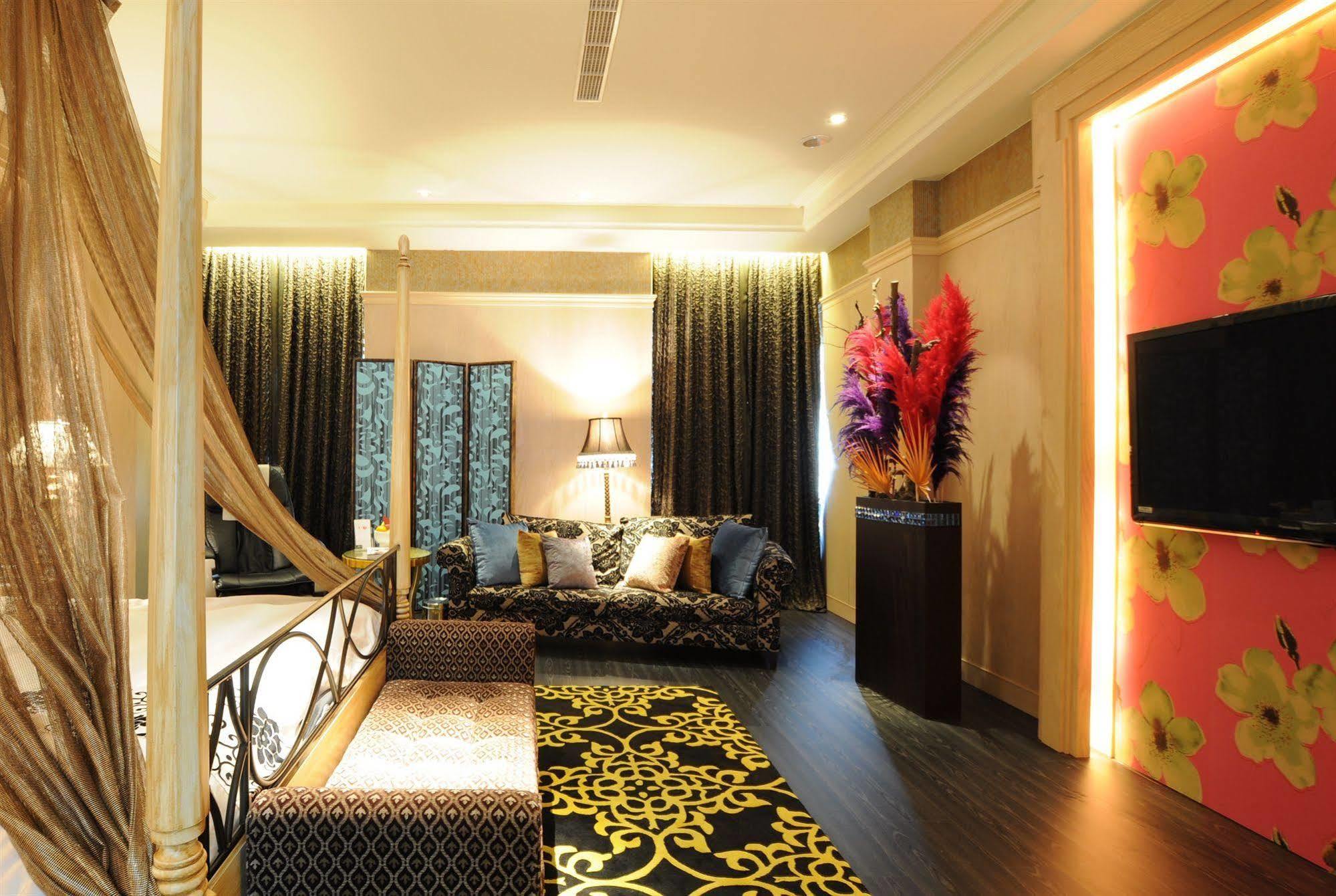 Sunshine Motel Taichung Extérieur photo